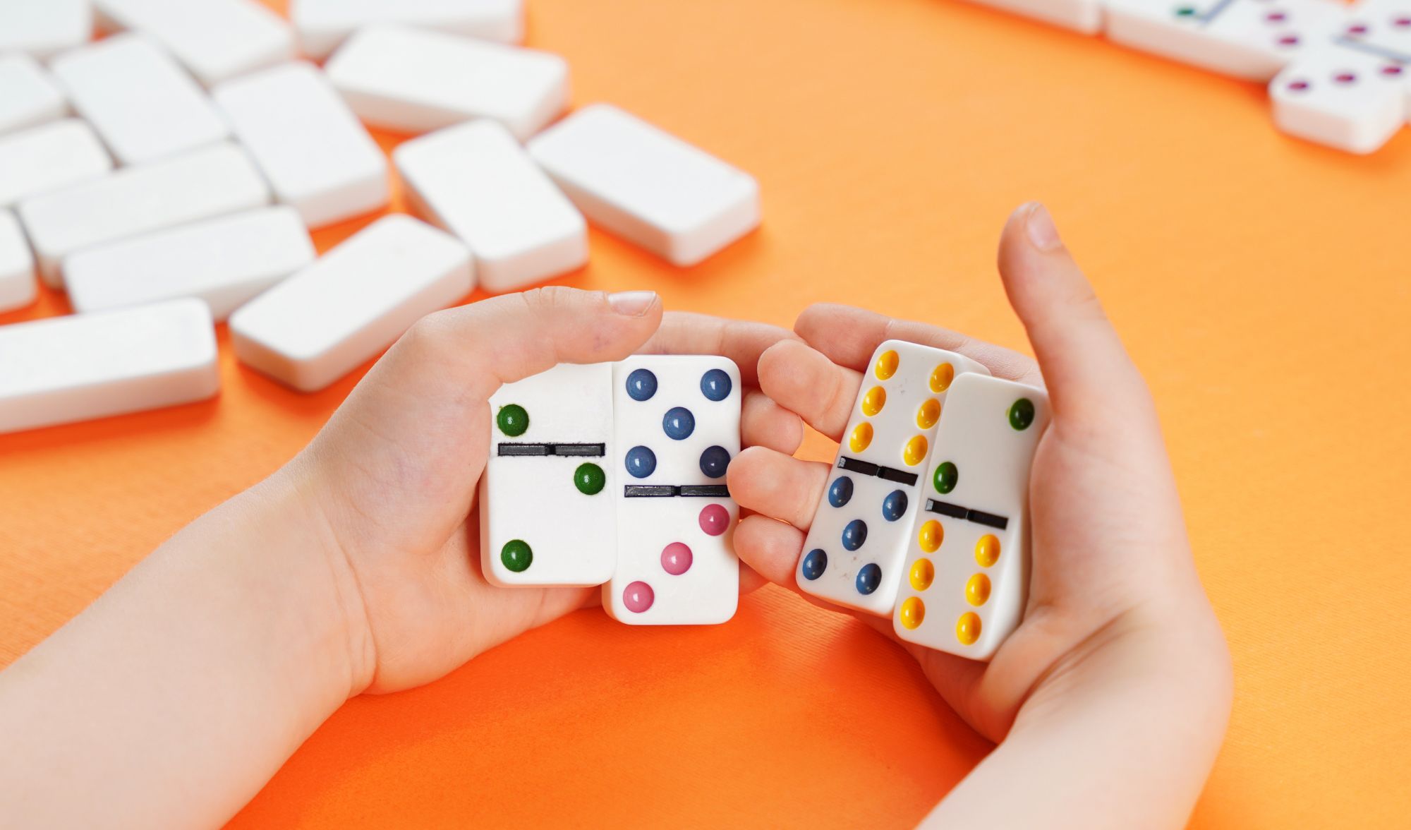 gra w domino nauka matematyki mat4fun -  10 gier matematycznych z domino, które uczą i bawią!